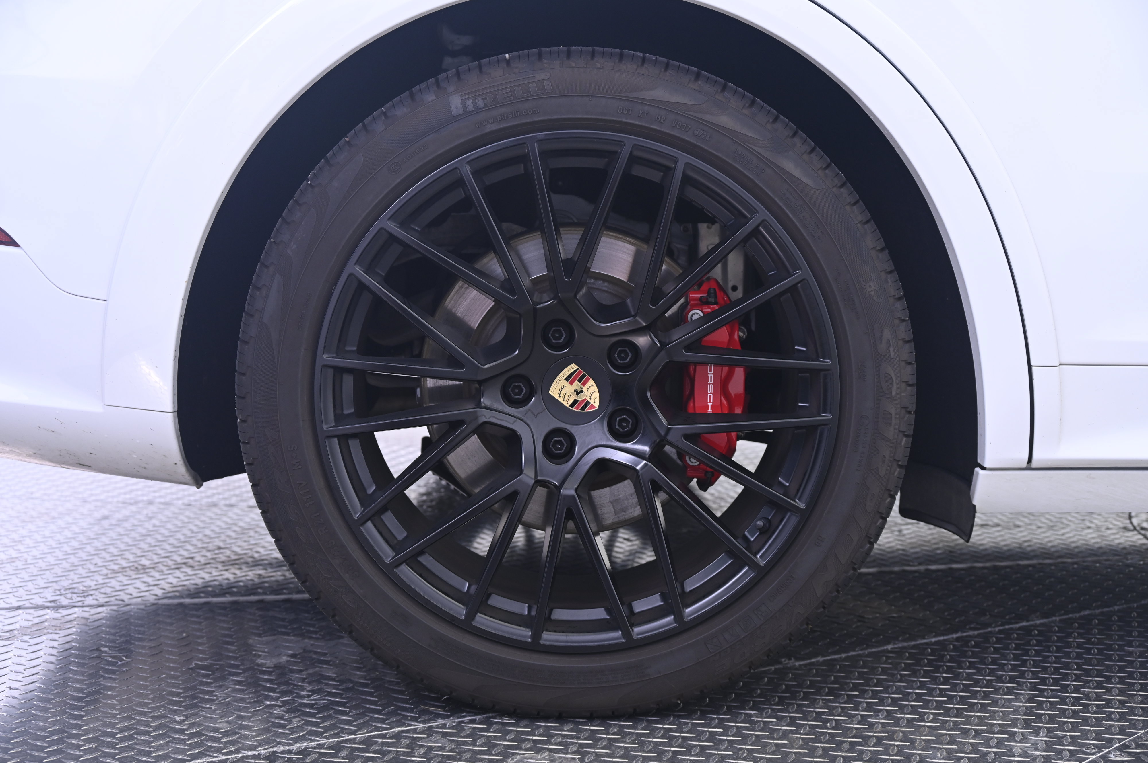 Certified 2023 Porsche Cayenne GTS AWD/4WD image 13