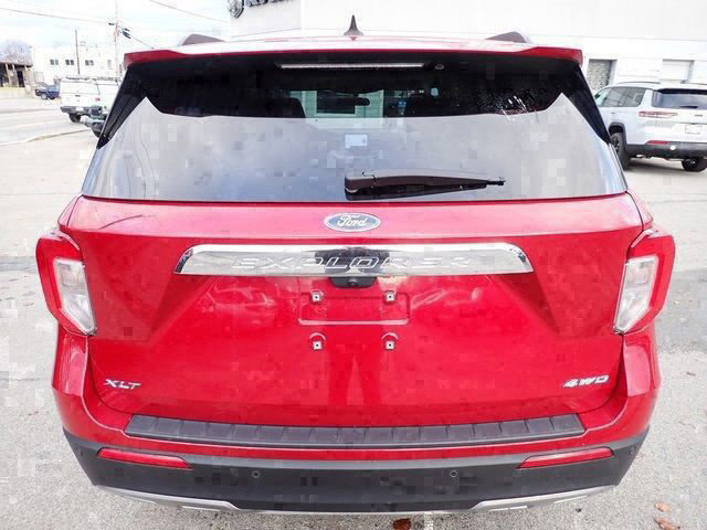 Used 2023 Ford Explorer XLT w/ Equipment Group 202A AWD/4WD image 7