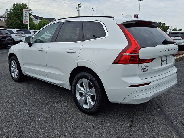 Used 2022 Volvo XC60 B5 Momentum AWD/4WD image 4