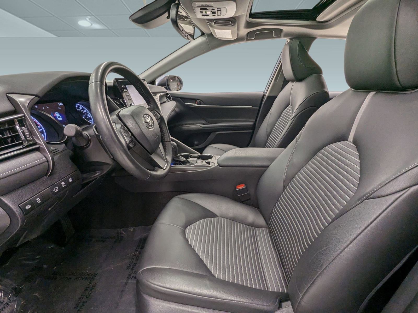 Used 2023 Toyota Camry SE image 4