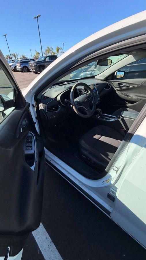 Used 2023 Chevrolet Malibu LT image 9