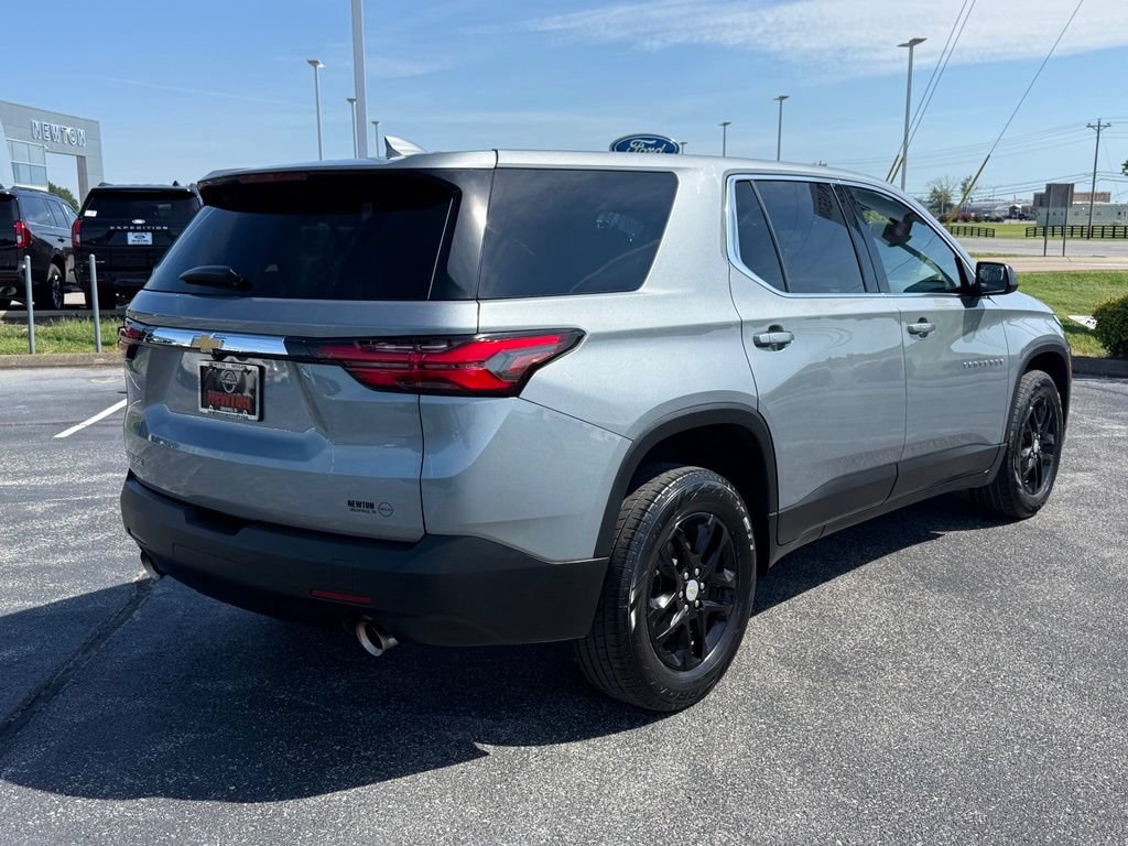 Used 2023 Chevrolet Traverse LS FWD image 32