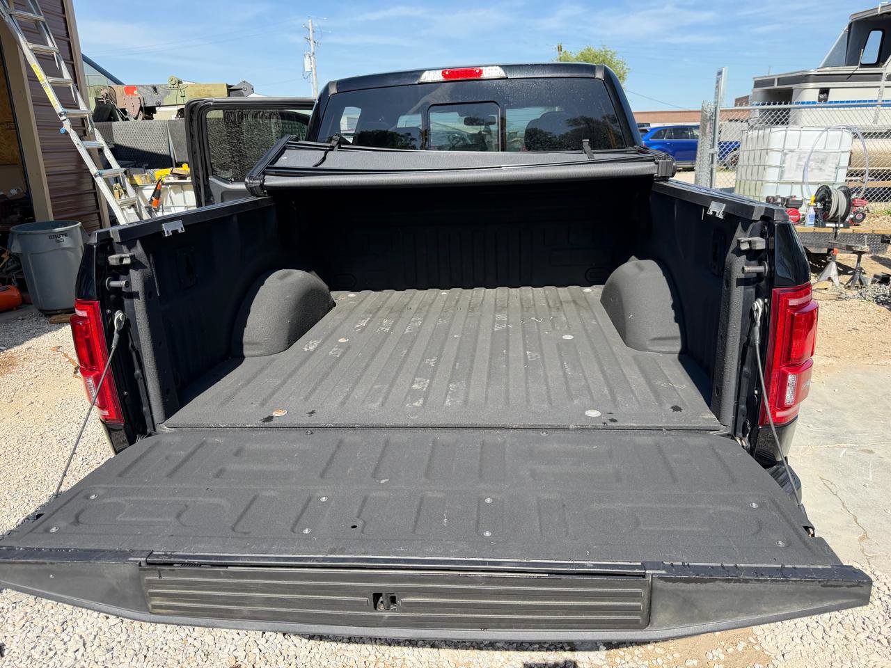 Used 2017 Ford F150 Lariat w/ Equipment Group 502A Luxury AWD/4WD image 14