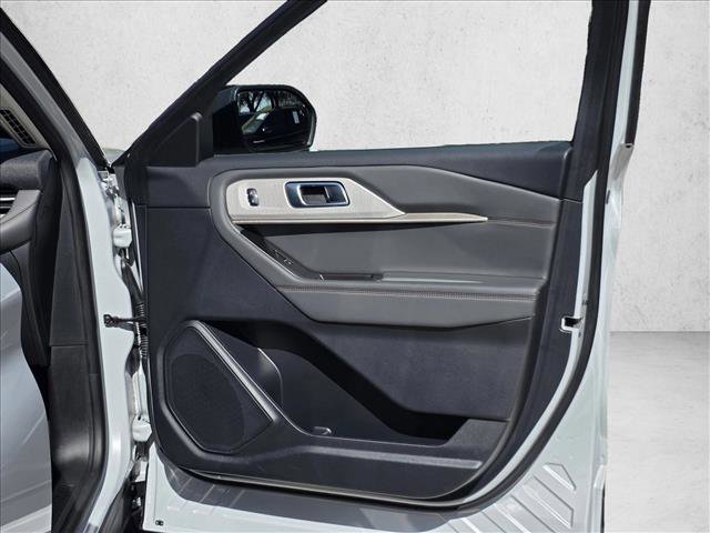 Used 2025 Ford Explorer Active image 10