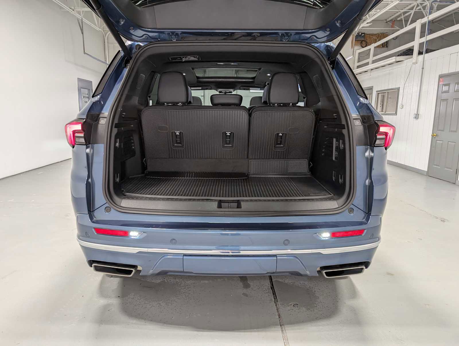 Certified 2025 Buick Enclave Avenir w/ Super Cruise Package image 41