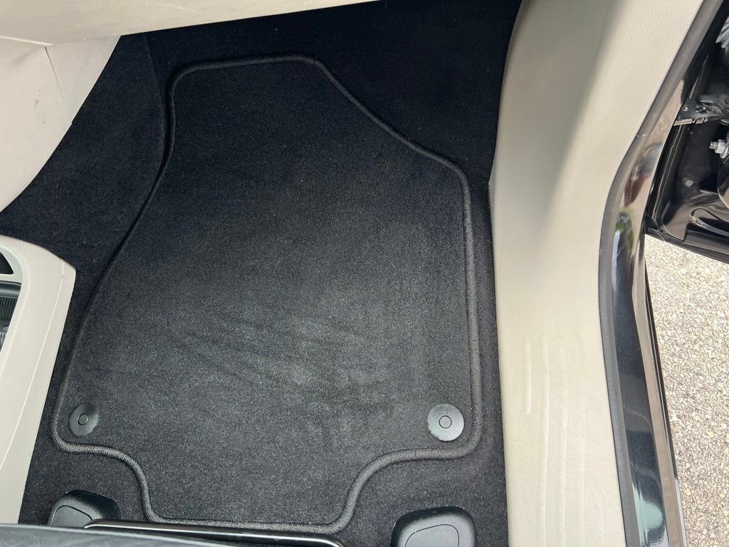 Used 2022 Chrysler Pacifica Touring-L FWD image 11