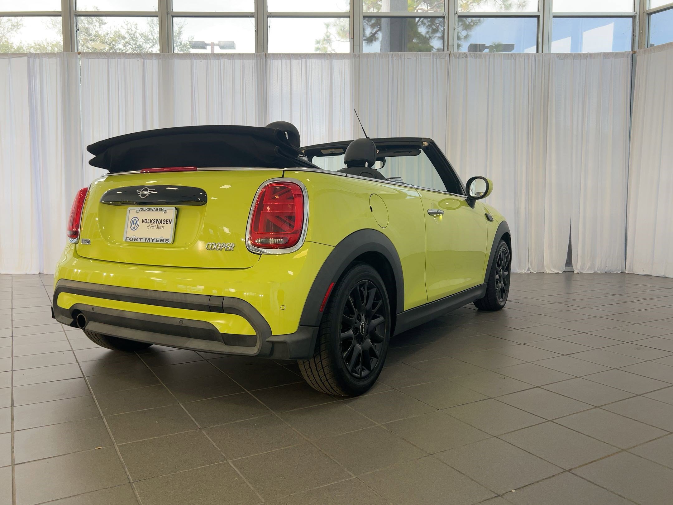 Used 2022 MINI Cooper Convertible image 9