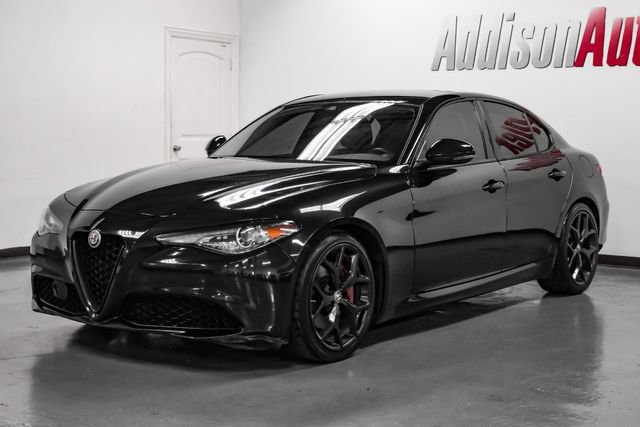 Used 2020 Alfa Romeo Giulia w/ Nero Edizione RWD image 6