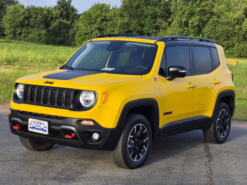 Used 2023 Jeep Renegade Trailhawk AWD/4WD image 3