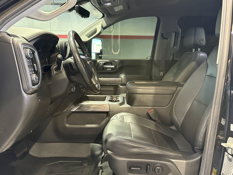 Used 2021 Chevrolet Silverado 2500 LTZ AWD/4WD image 12