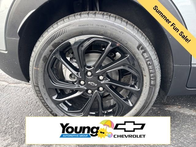 New 2027 Chevrolet Bolt RS w/ Technology Package FWD image 9