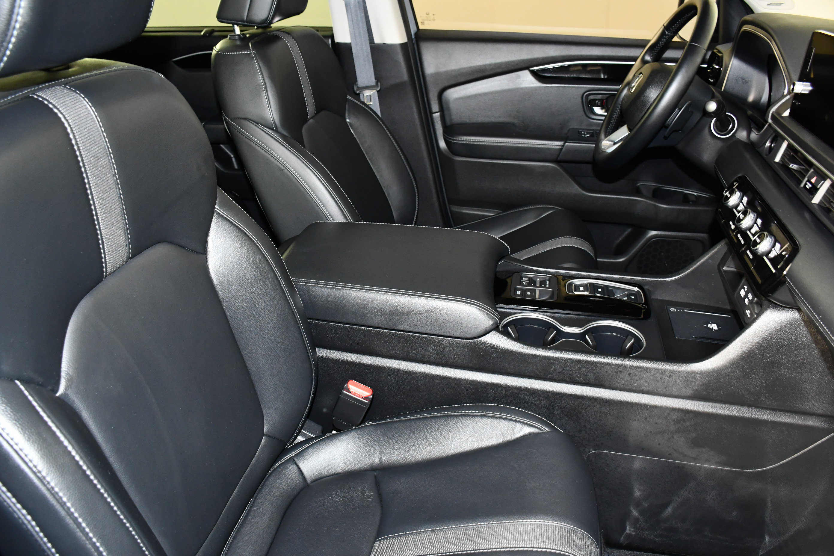Used 2025 Honda Pilot Touring image 42