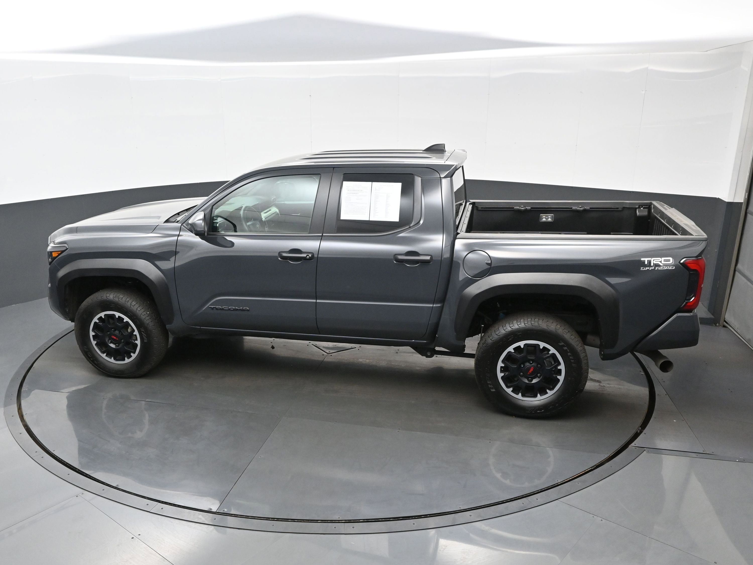 Used 2024 Toyota Tacoma TRD Off-Road image 35