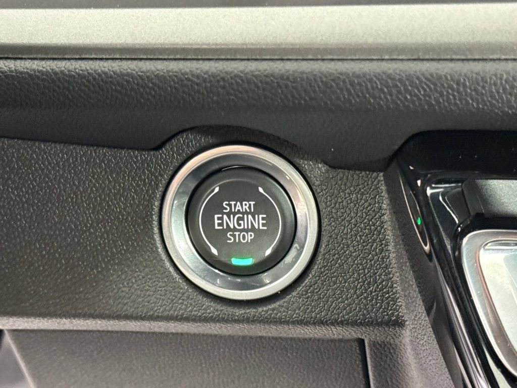 Certified 2026 Chevrolet Traverse LT AWD/4WD image 17