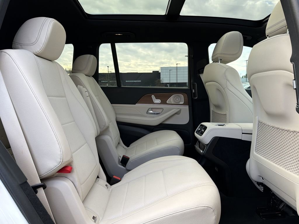 Used 2025 Mercedes-Benz GLS 450 4MATIC image 19