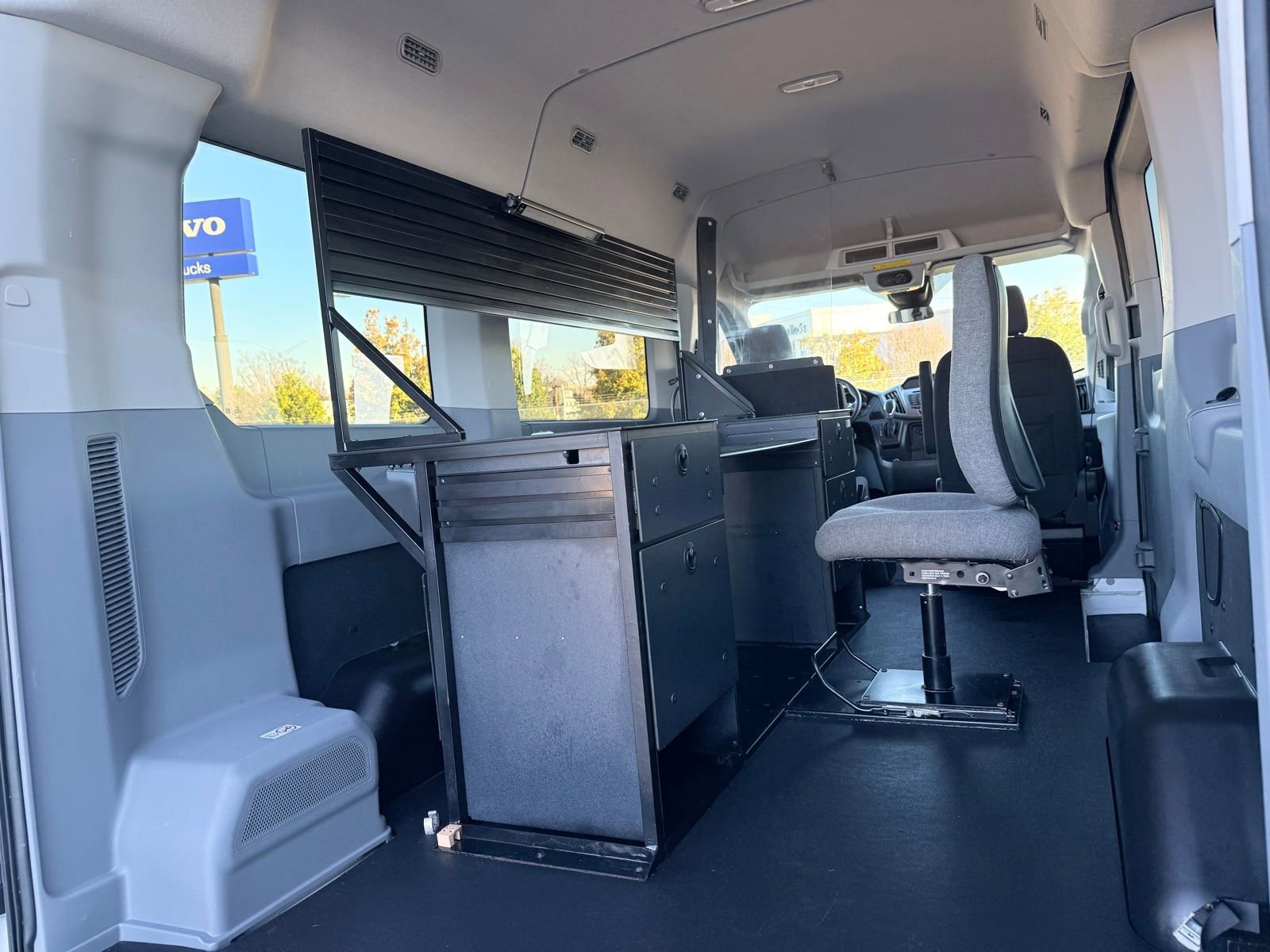 Used 2018 Ford Transit 150 XLT RWD image 43