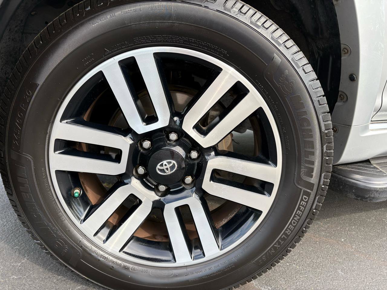 Used 2018 Toyota 4Runner Limited AWD/4WD image 2