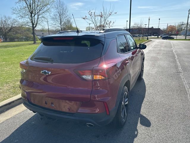 Used 2022 Chevrolet TrailBlazer RS w/ Sun and Liftgate Package AWD/4WD image 22