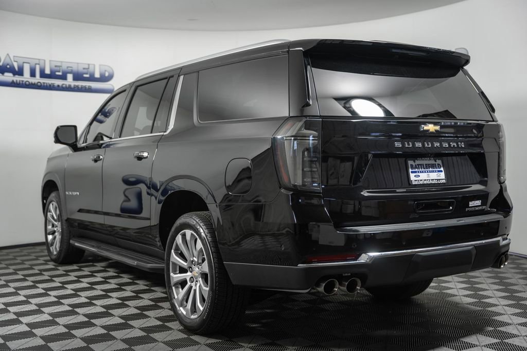 Used 2026 Chevrolet Suburban Premier image 4