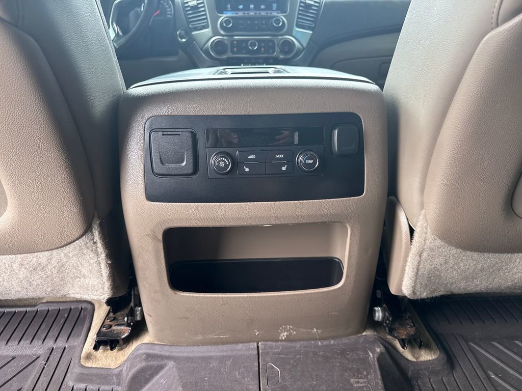 Used 2015 Chevrolet Suburban LT w/ Luxury Package AWD/4WD image 33