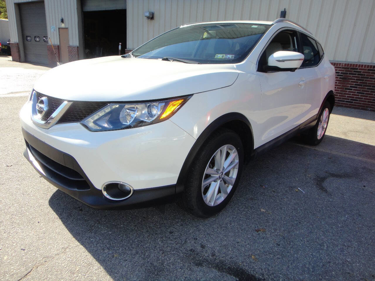 Used 2017 Nissan Rogue Sport SV w/ SV Premium Package