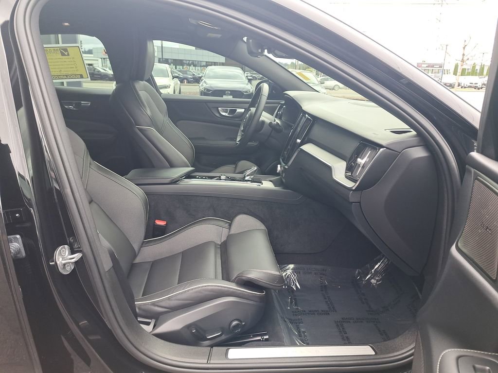 Used 2024 Volvo S60 B5 Plus w/ Climate Package AWD/4WD image 17