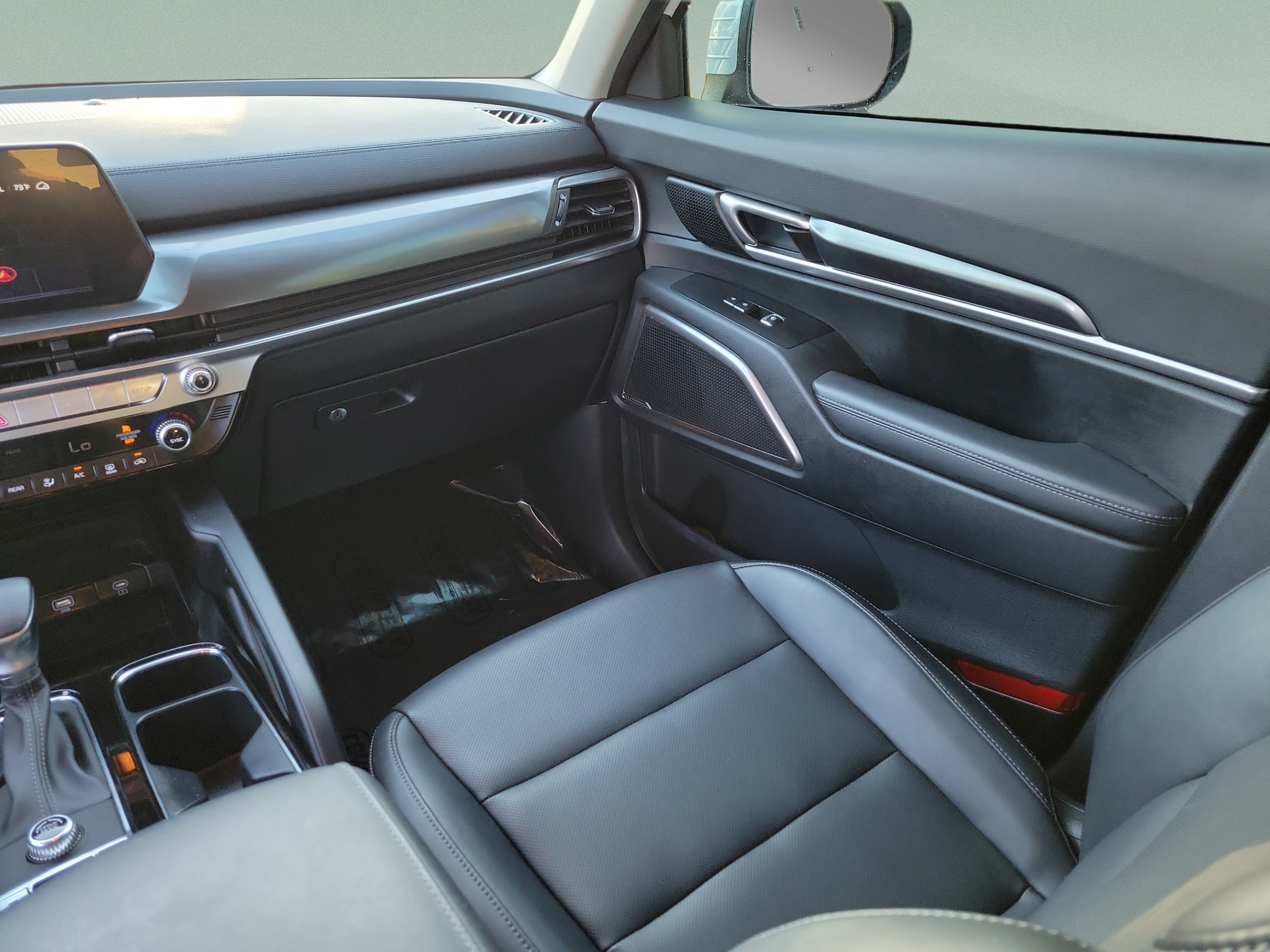 Certified 2025 Kia Telluride LX FWD image 11