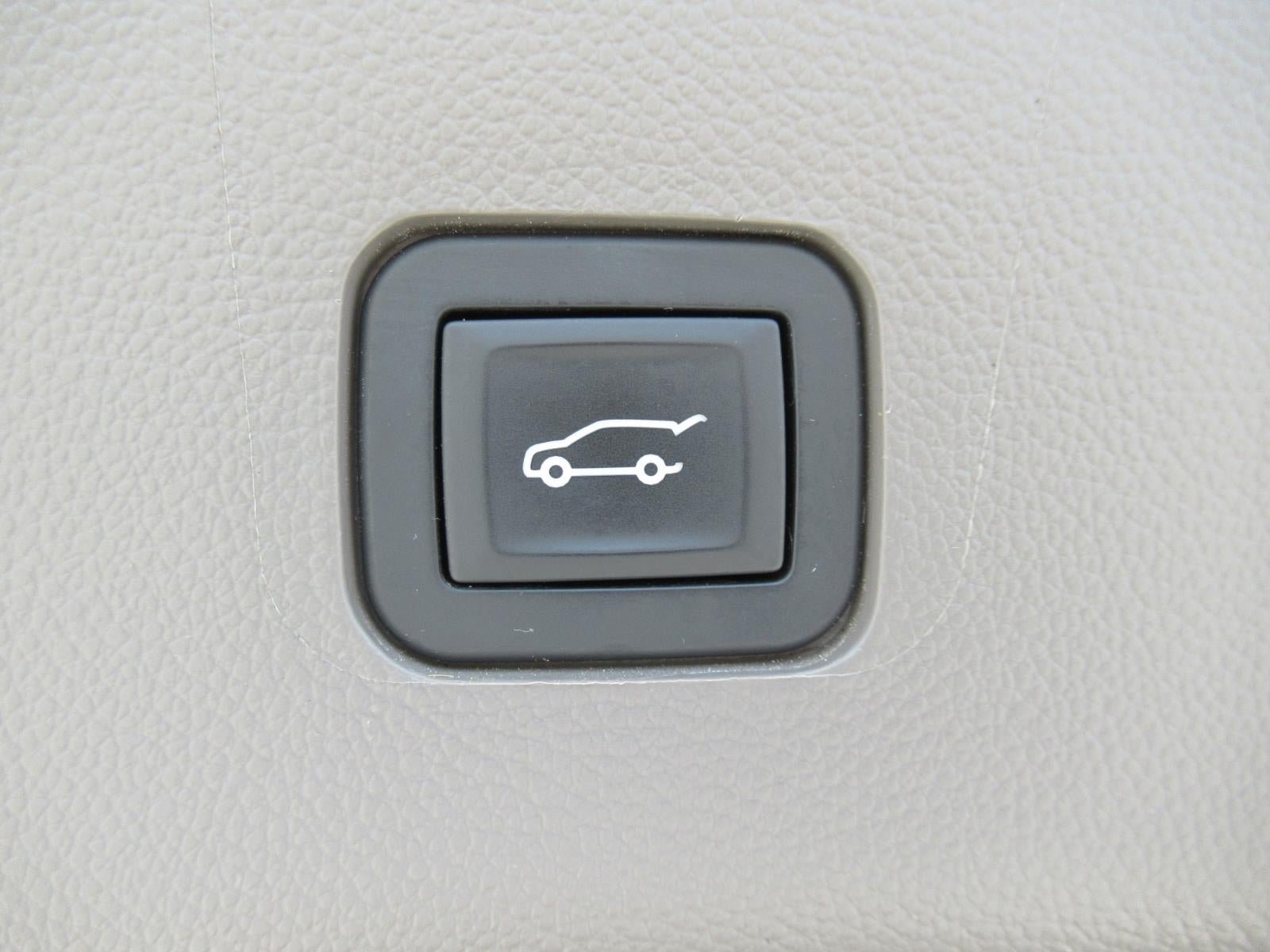 Used 2018 Chevrolet Traverse LT FWD image 39