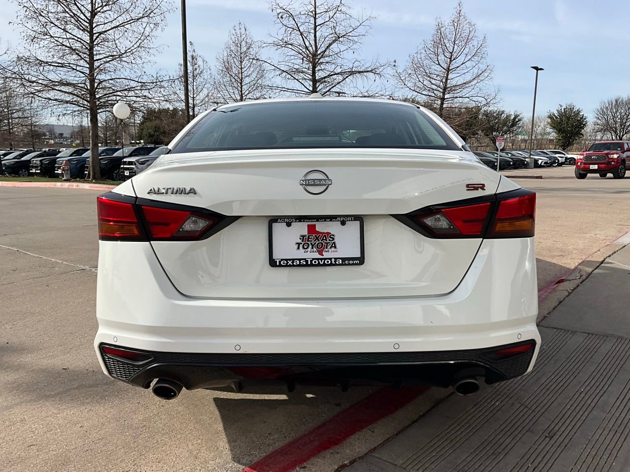 Used 2025 Nissan Altima 2.5 SR image 7