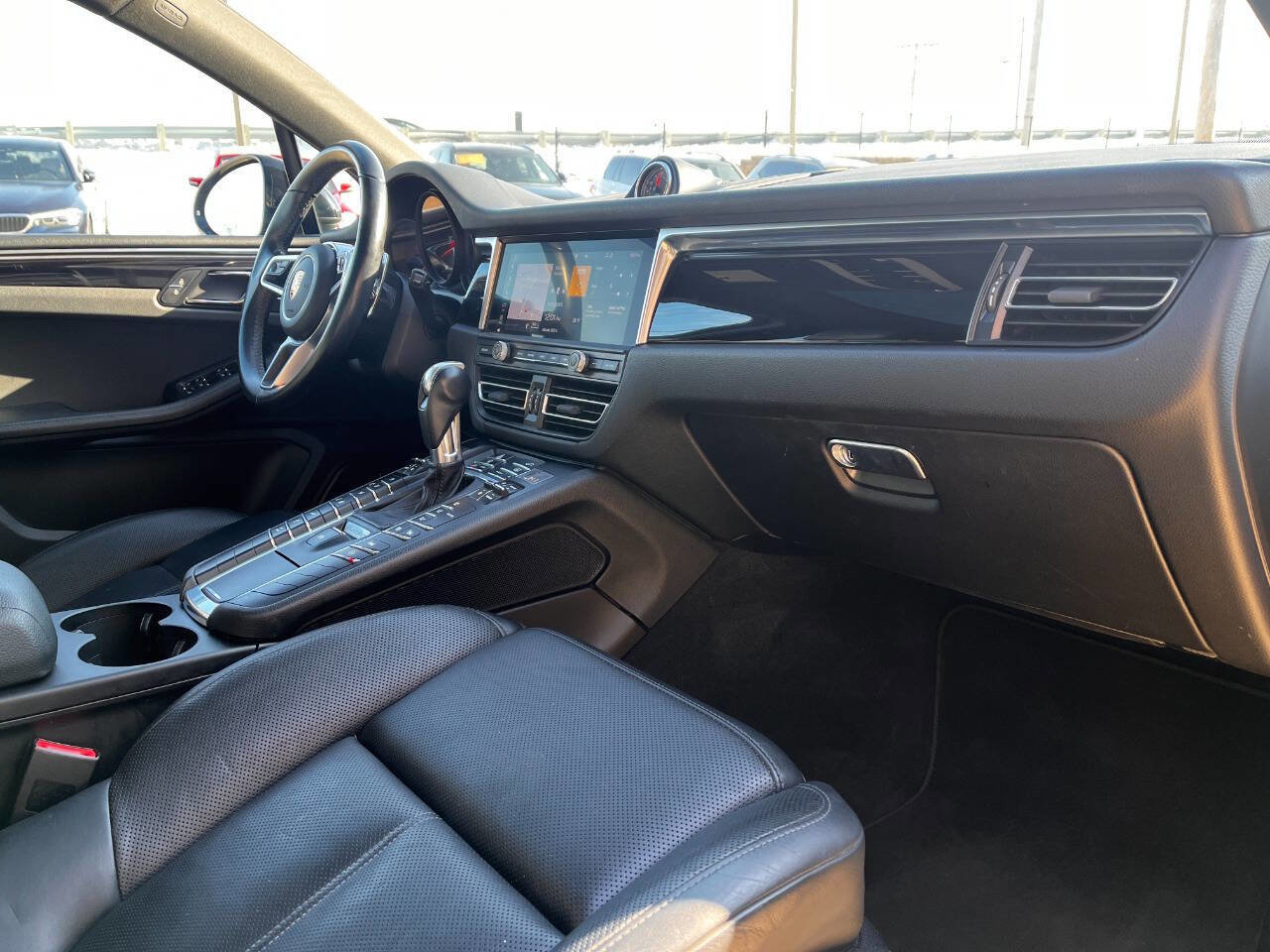 Used 2020 Porsche Macan image 24