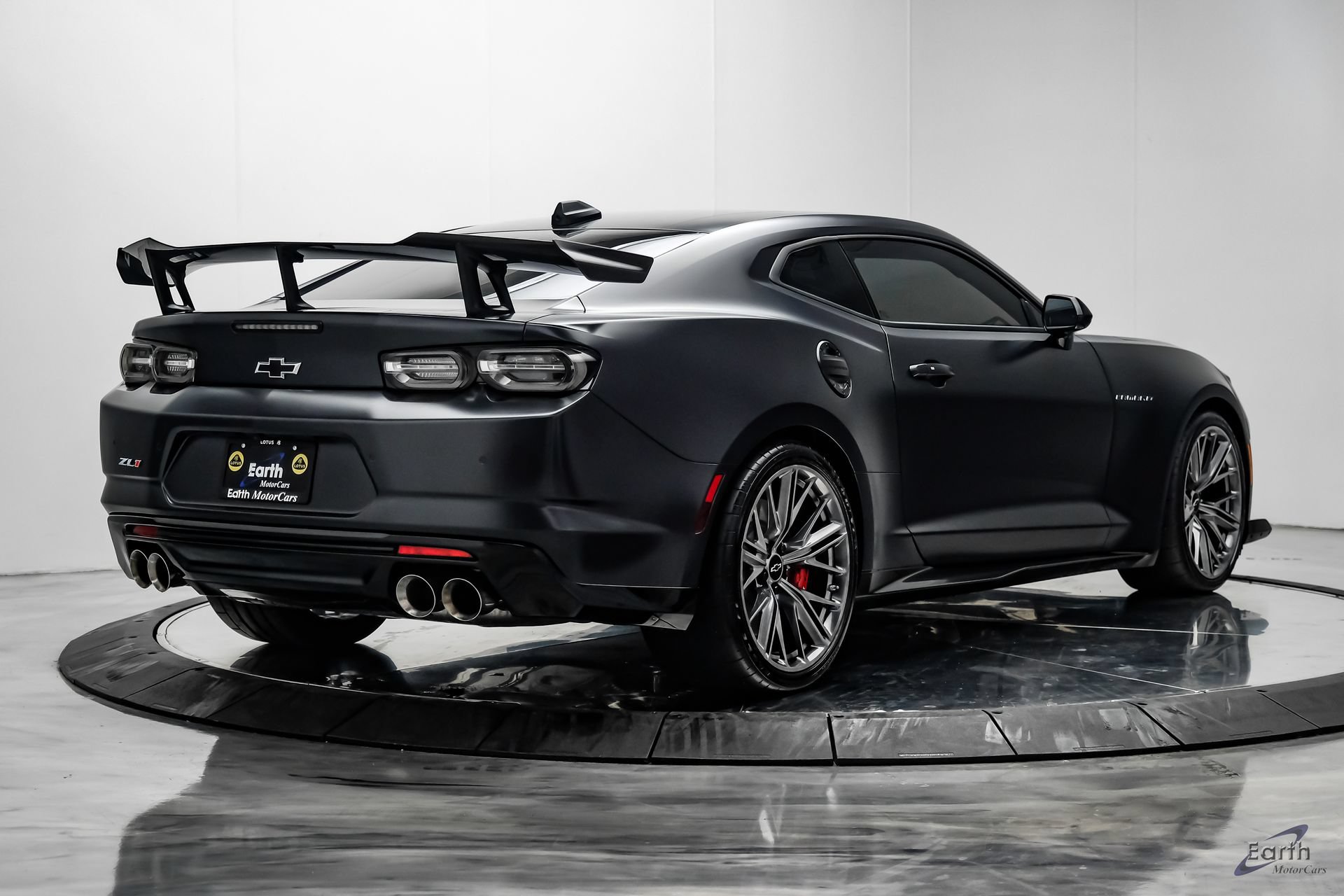 Used 2024 Chevrolet Camaro ZL1 RWD image 15
