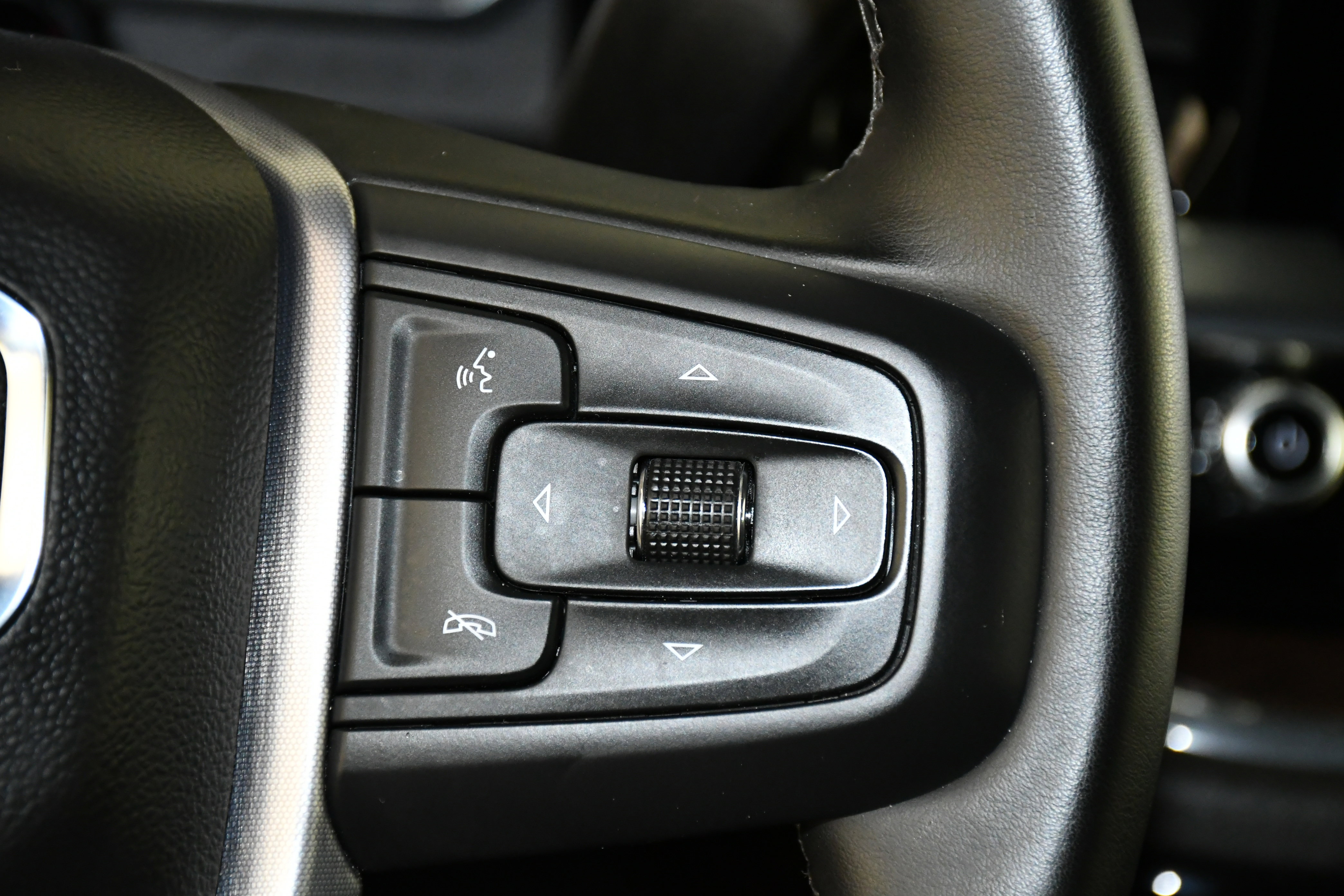 Used 2025 GMC Sierra 1500 SLT image 22