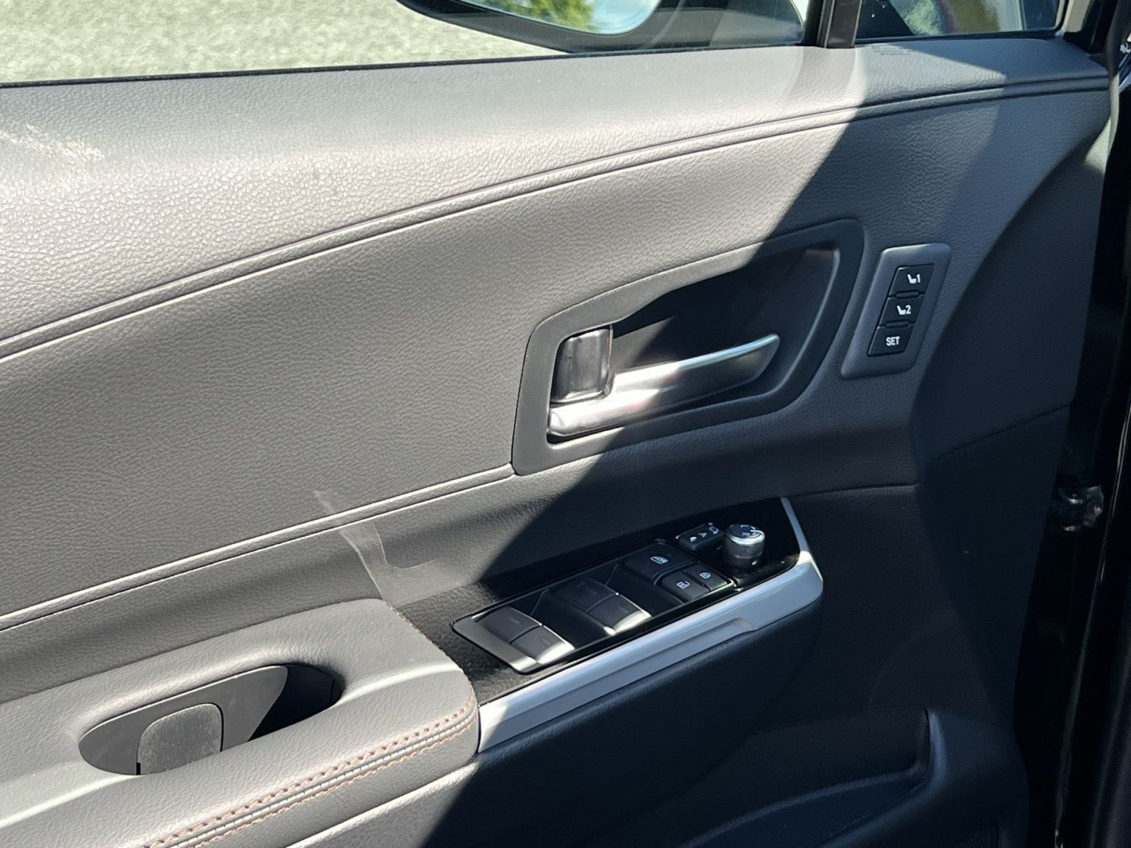 New 2026 Toyota Sienna Limited FWD image 10