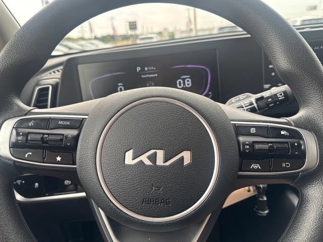 Used 2025 Kia Sportage LX FWD image 23