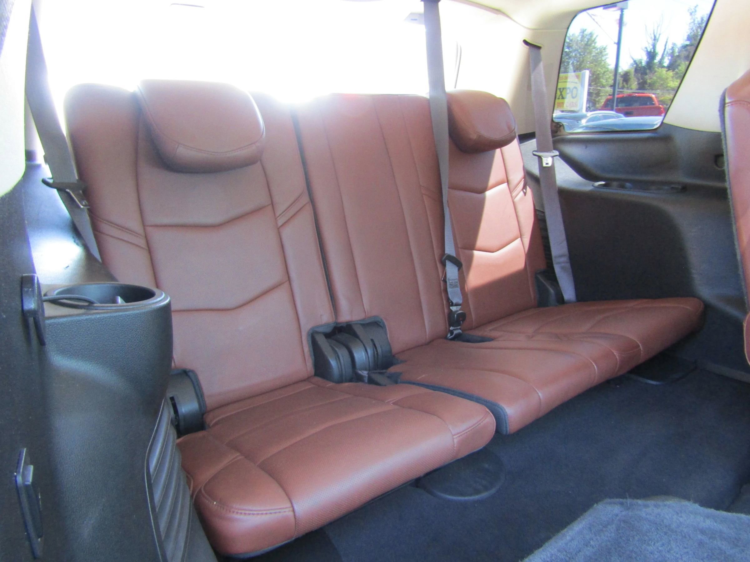 Used 2017 Cadillac Escalade Premium Luxury image 12