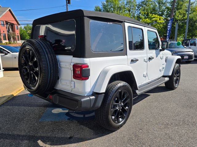 Used 2024 Jeep Wrangler Unlimited Sahara w/ Technology Group AWD/4WD image 36