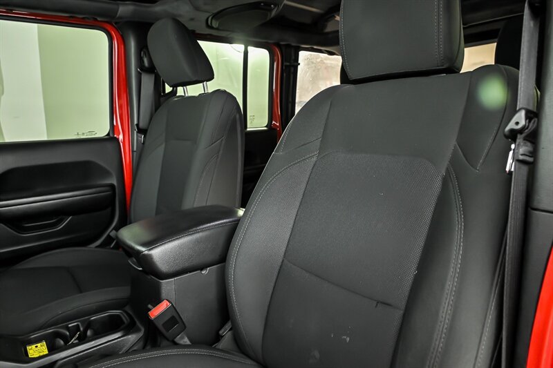 Used 2018 Jeep Wrangler Unlimited Sport AWD/4WD image 16