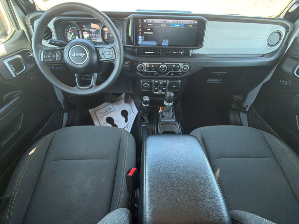Used 2024 Jeep Wrangler Unlimited w/ Convenience Group AWD/4WD image 16