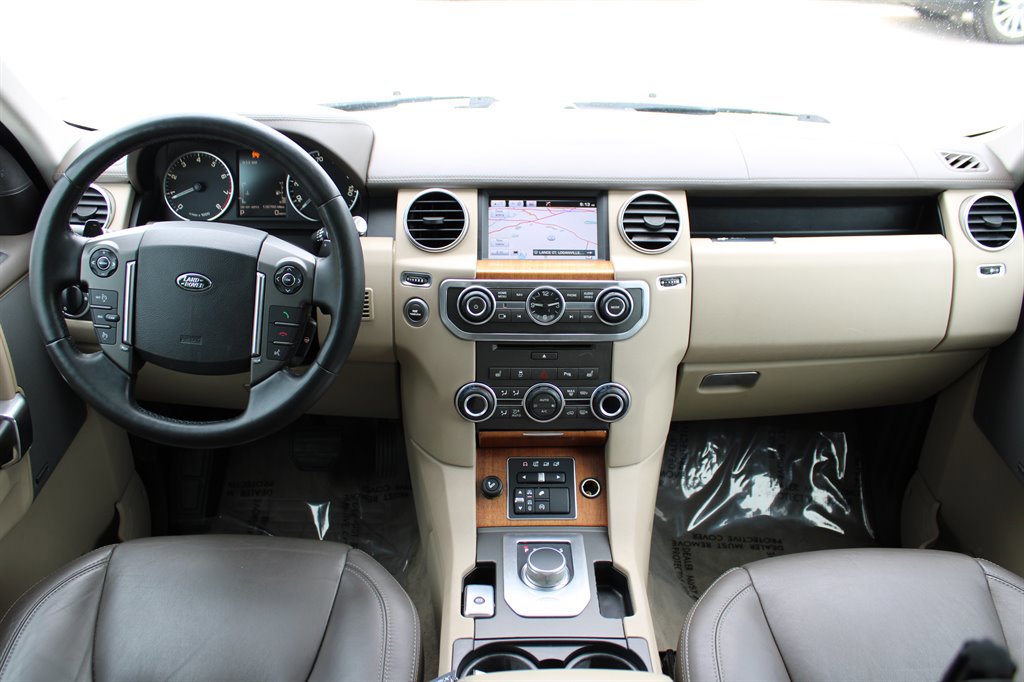 Used 2015 Land Rover LR4 HSE LUX image 13