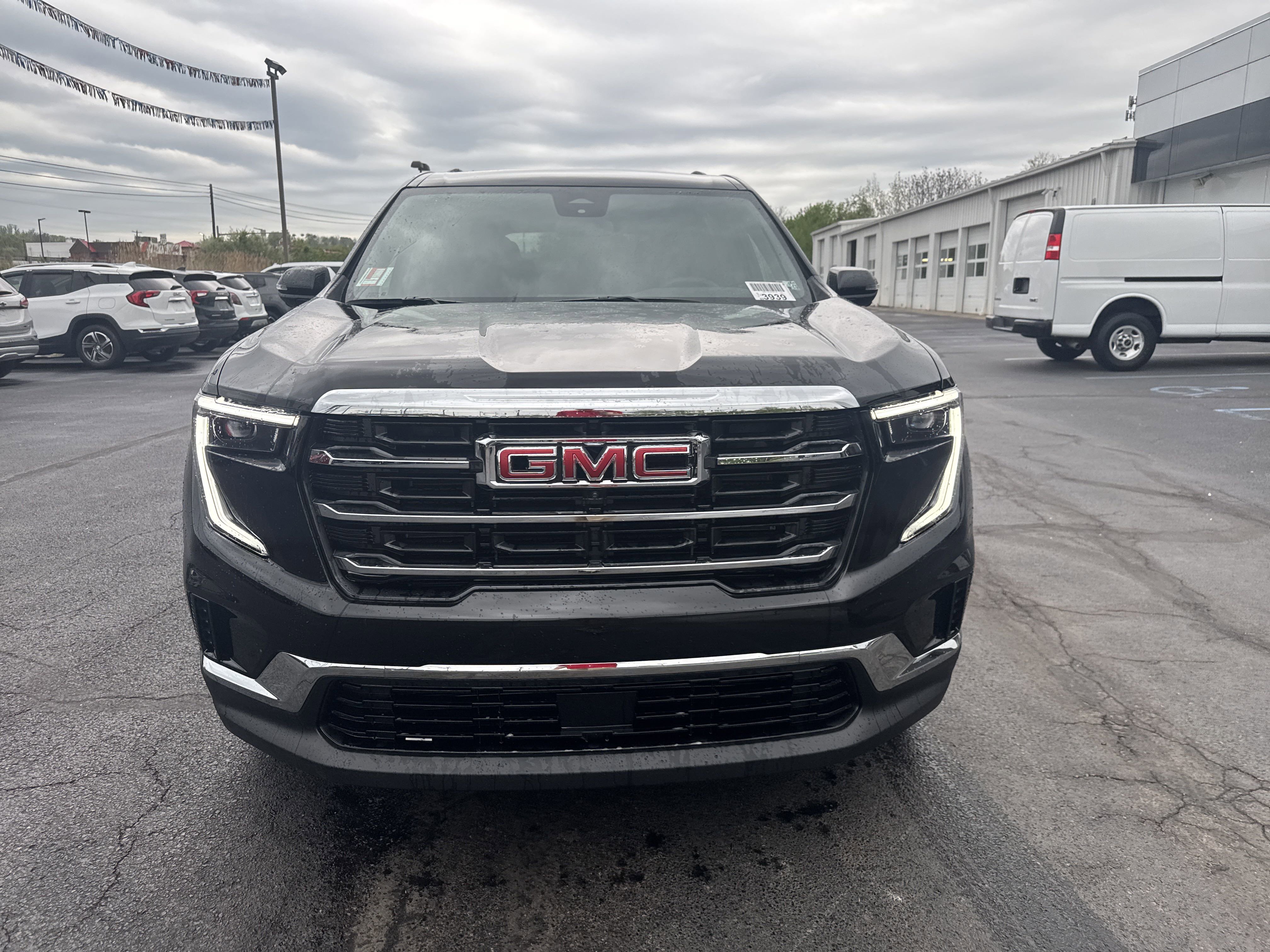 New 2025 GMC Acadia Elevation image 9