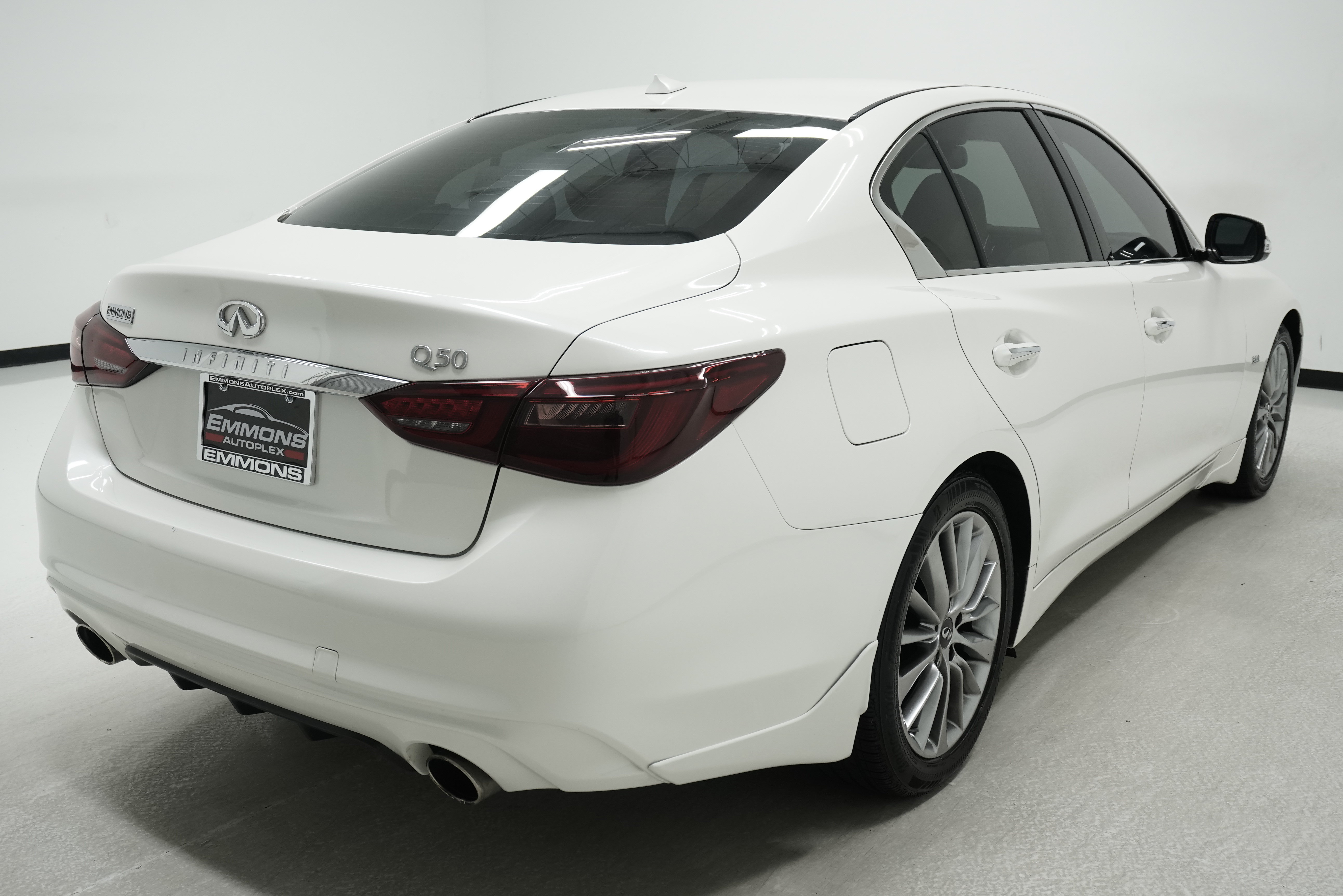 Used 2018 INFINITI Q50 Luxe w/ Essential Package (3.0T Luxe) RWD image 4