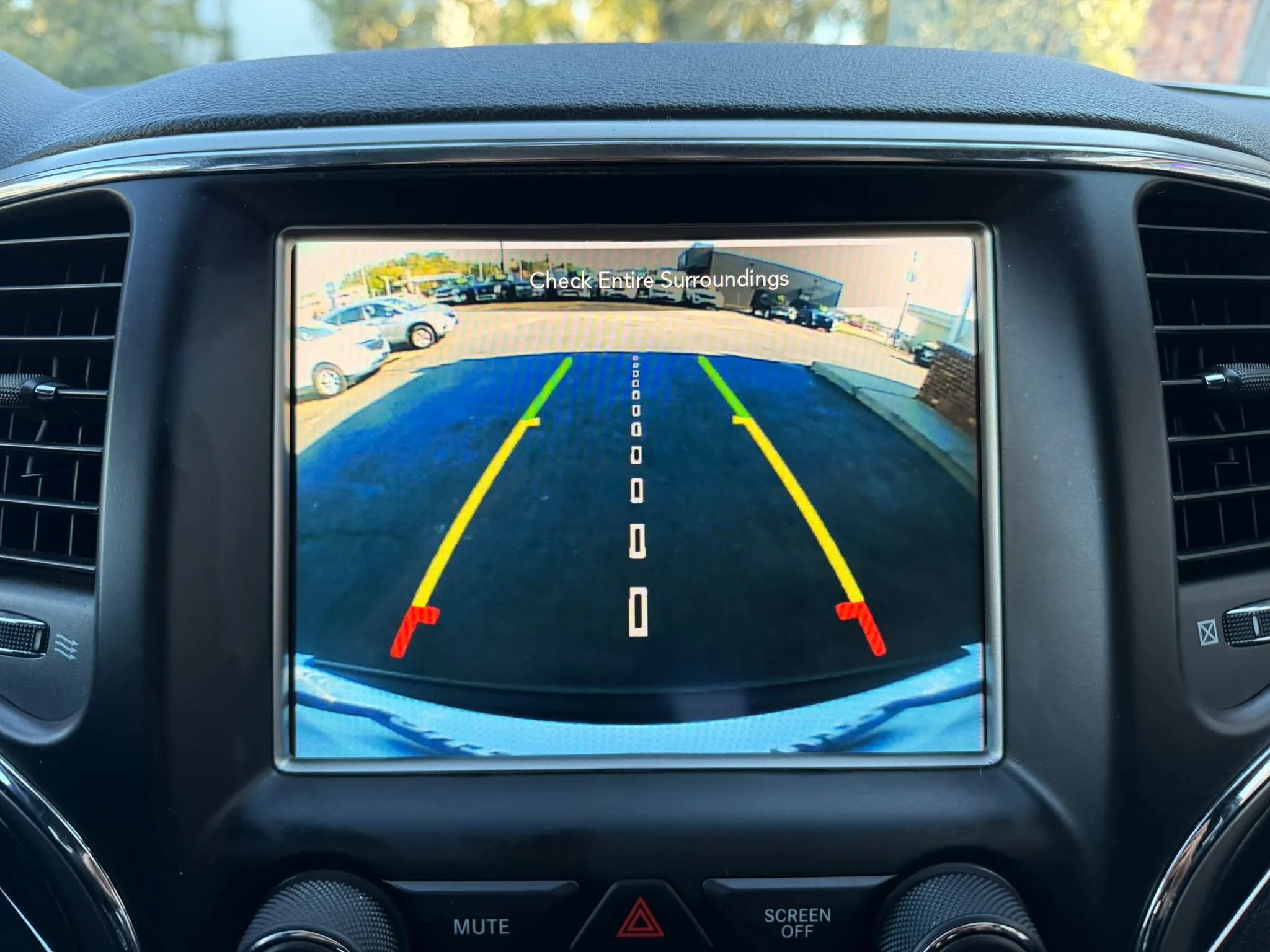 Used 2018 Jeep Grand Cherokee Trailhawk AWD/4WD image 19