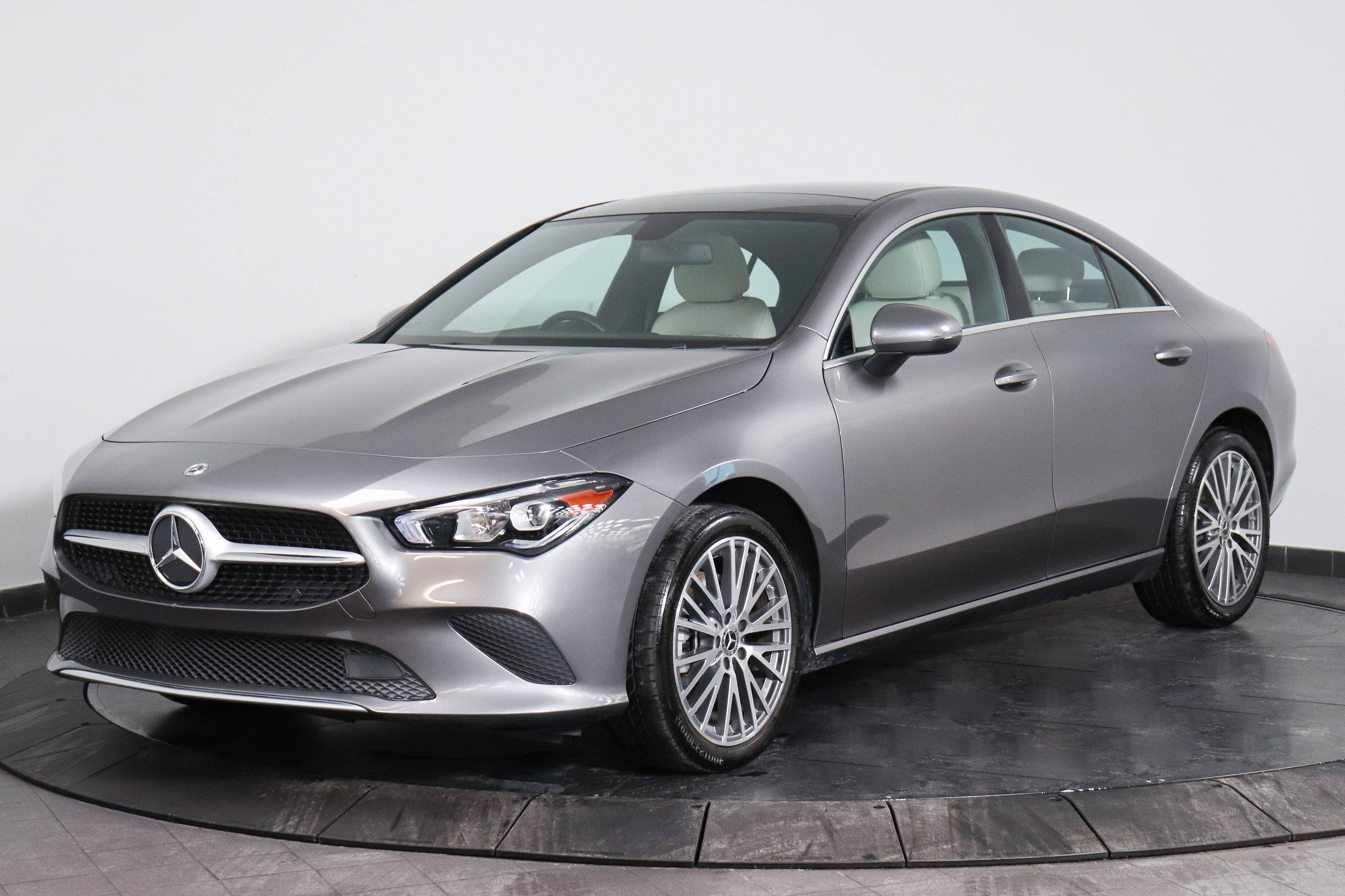 Used 2023 Mercedes-Benz CLA 250 4MATIC image 1