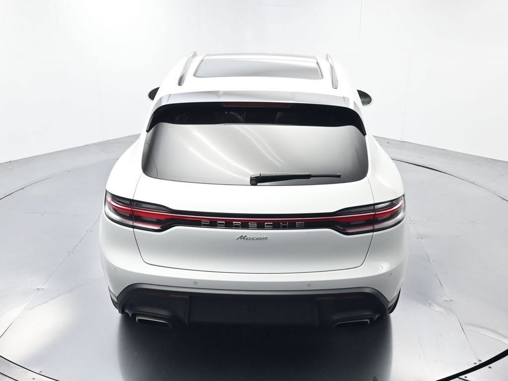 Certified 2022 Porsche Macan AWD/4WD image 37