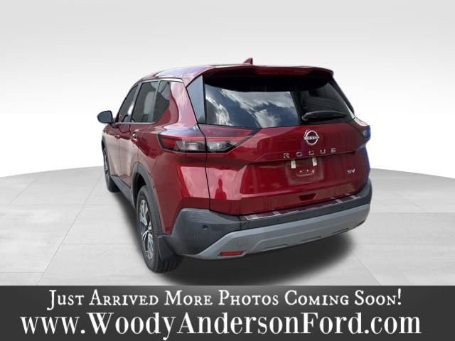 Used 2023 Nissan Rogue SV FWD image 4