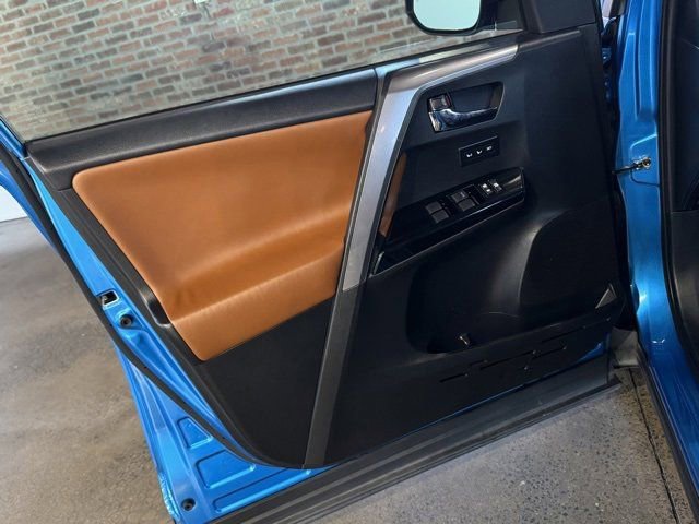 Used 2017 Toyota RAV4 Limited image 38