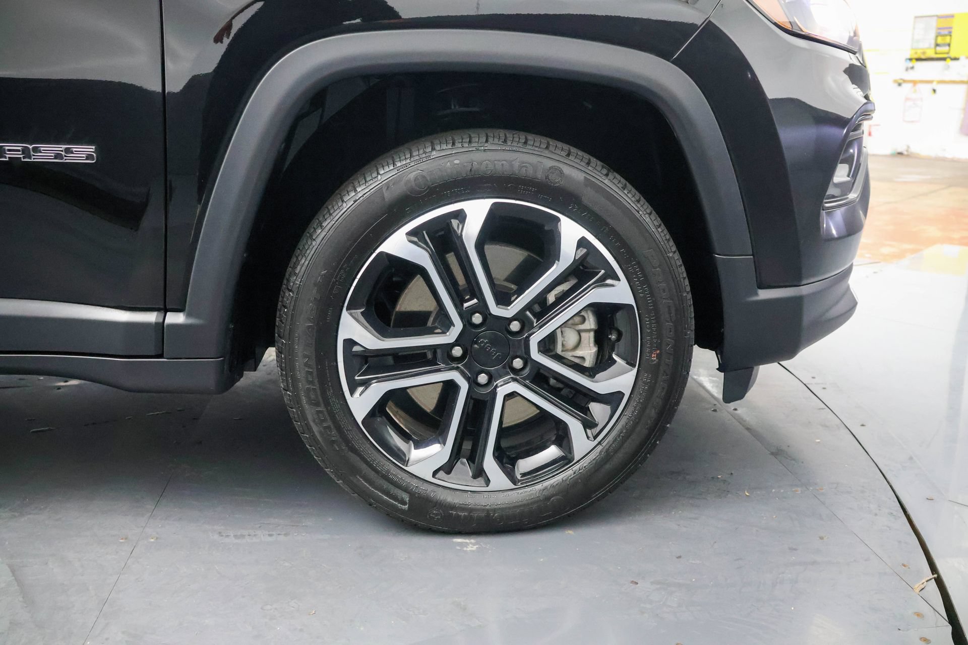 Used 2023 Jeep Compass Limited AWD/4WD image 37