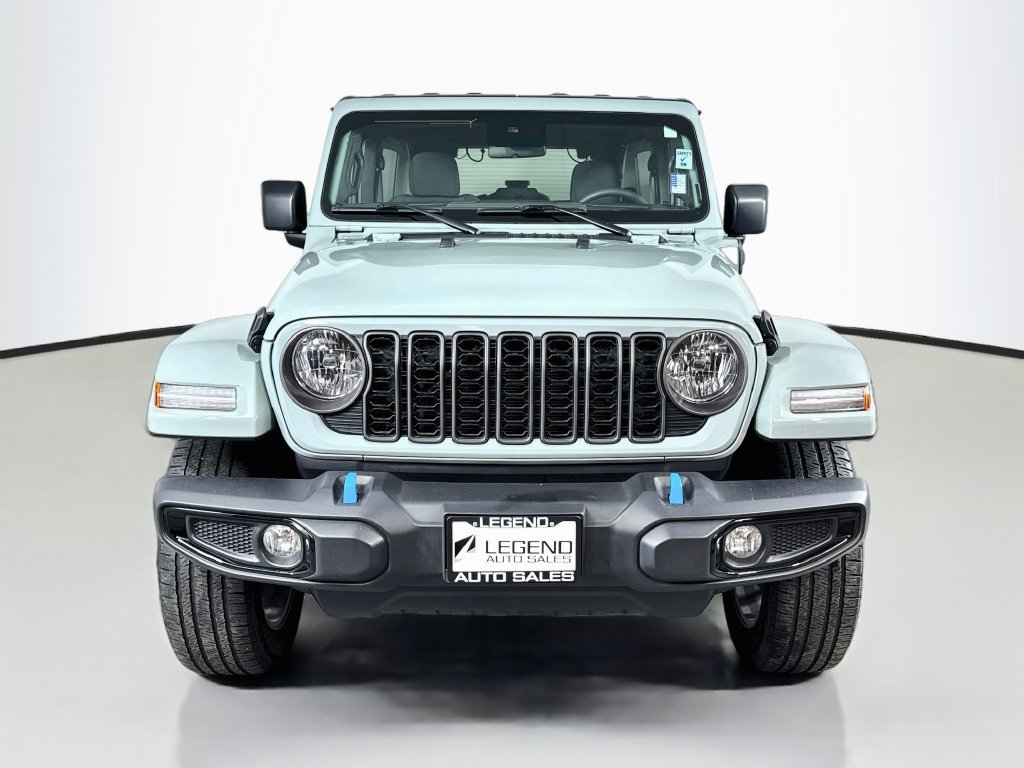 Used 2024 Jeep Wrangler Unlimited AWD/4WD image 3