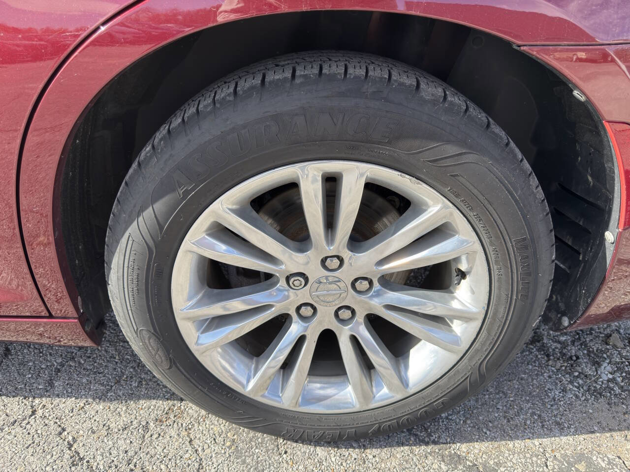 Used 2018 Chrysler 300 Touring w/ Driver Convenience Group image 15