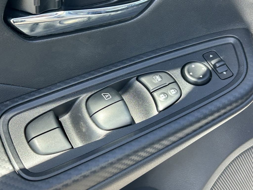 New 2025 Nissan Versa SV image 18